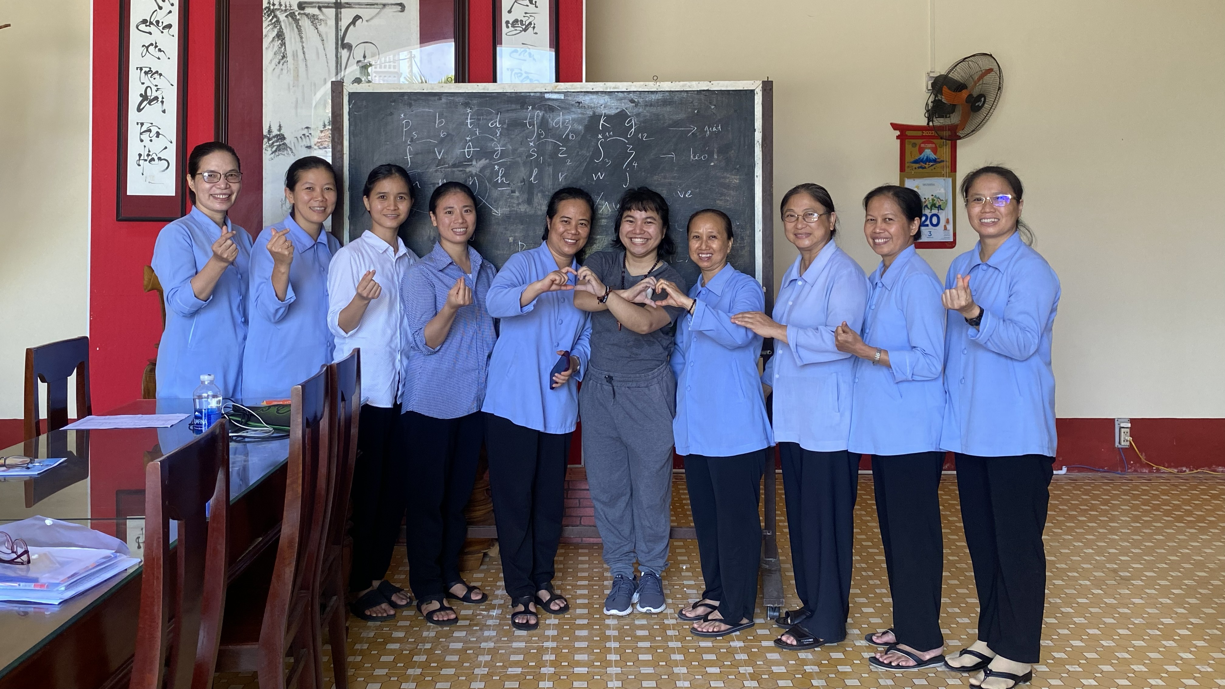 Lớp tiếng anh cho các Dòng Tu Nữ